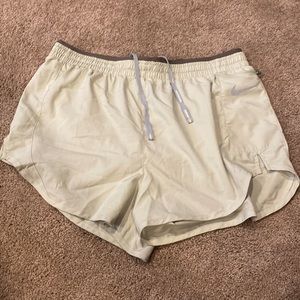 nike womens running short size medium green